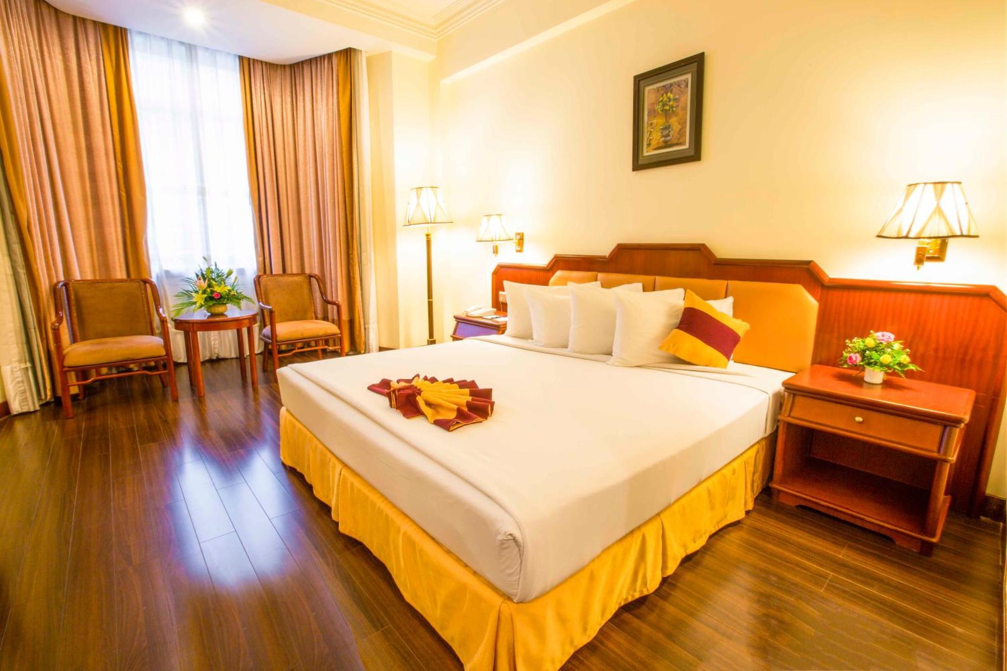 Phnom Penh Hotel Exterior foto